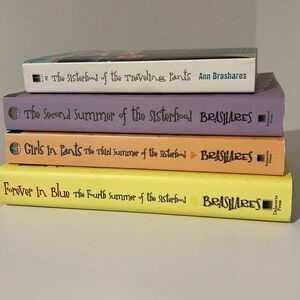 Sisterhood of the Traveling Pants - Book Series by Ann Brashares